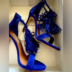 Steve Madden SASHI Blue Suede Tassel Fringe T Strap Sandals Heel Size 5.5